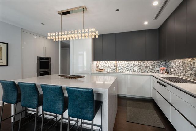 403 N Wabash Avenue 10B, Chicago, IL 60611