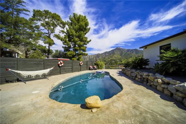 7867 Rim Canyon Road, Sunland, CA 91040