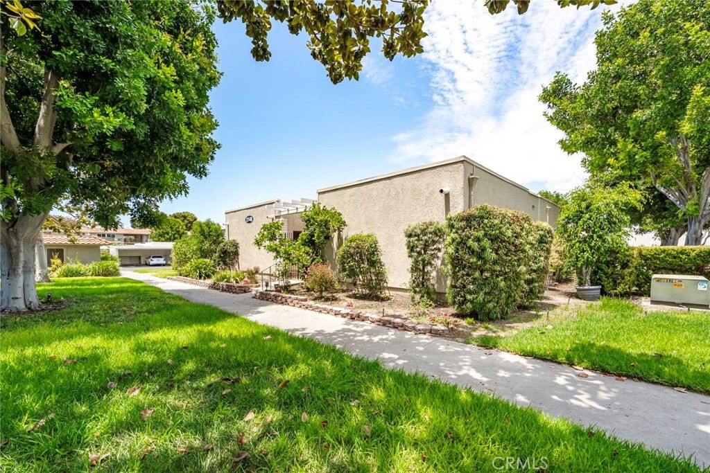 2148 Ronda Granada A, Laguna Woods, CA 92637 — photo 2