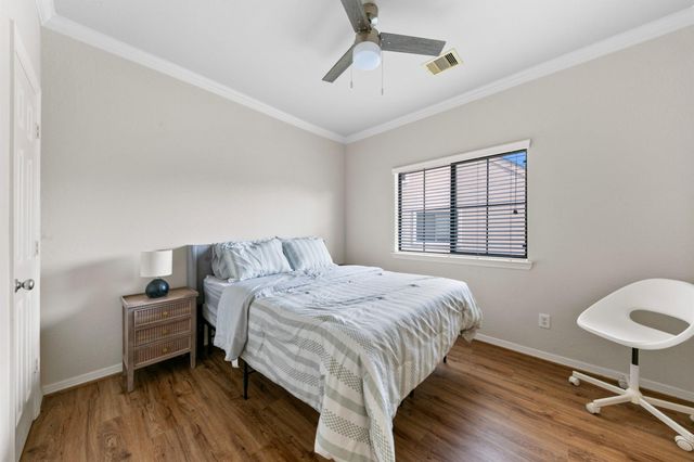 2922 Royal Oaks Crest, Houston, TX 77082