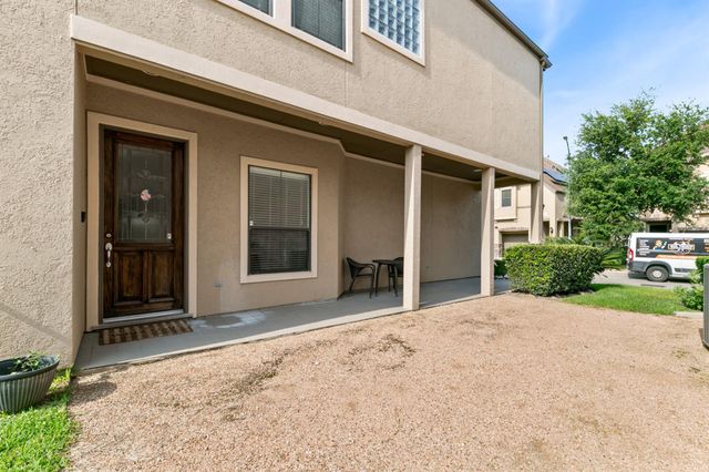 2922 Royal Oaks Crest, Houston, TX 77082