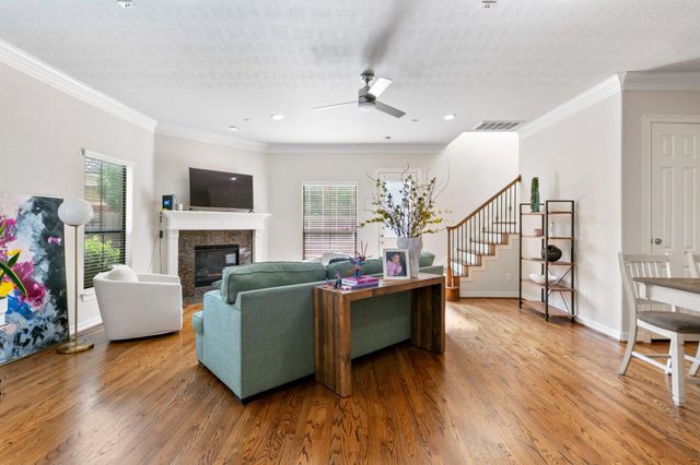 2922 Royal Oaks Crest, Houston, TX 77082