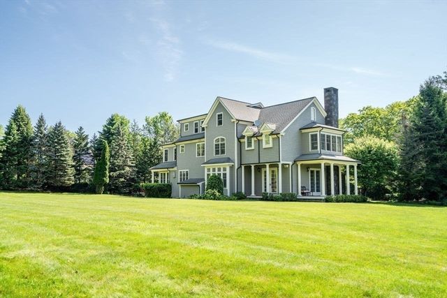 2 Stonegate Ln, Dover, MA 02030