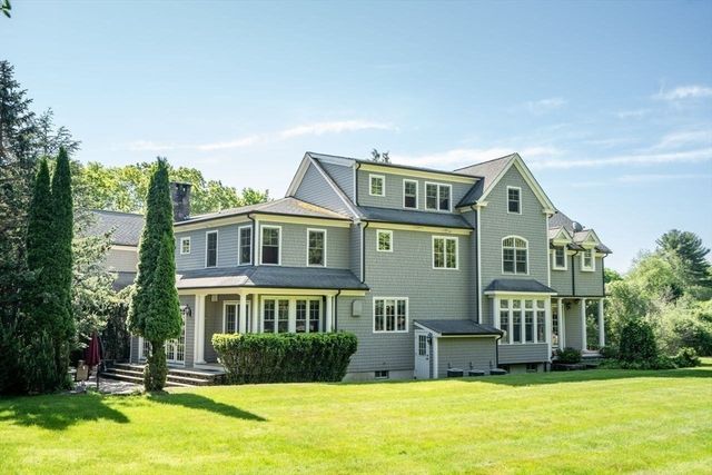 2 Stonegate Ln, Dover, MA 02030