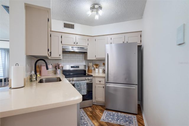 3806 SOUTHPOINTE DRIVE L4, Orlando, FL 32822