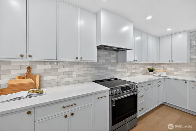 111 Point Fosdick Circle NW, Gig Harbor, WA 98335