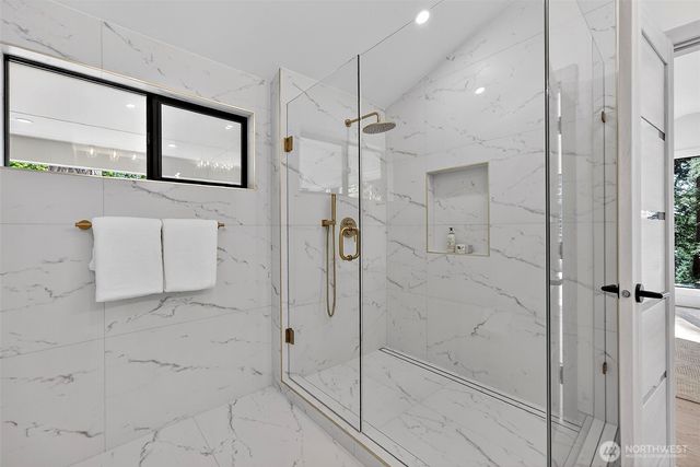 111 Point Fosdick Circle NW, Gig Harbor, WA 98335
