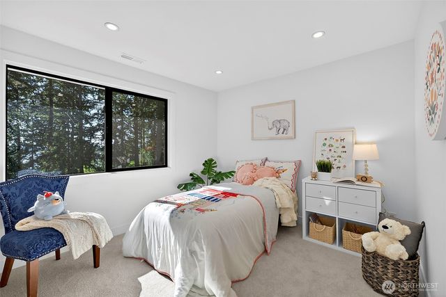 111 Point Fosdick Circle NW, Gig Harbor, WA 98335
