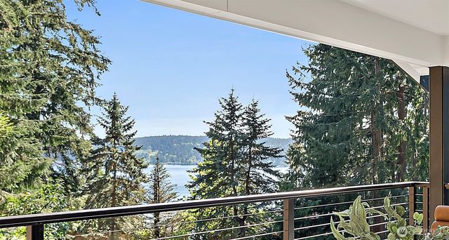 111 Point Fosdick Circle NW, Gig Harbor, WA 98335