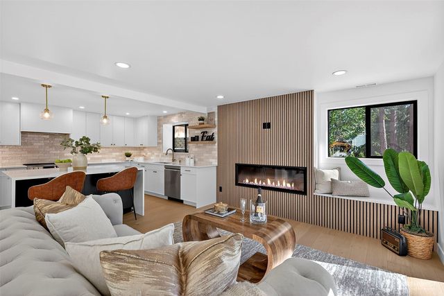 111 Point Fosdick Circle NW, Gig Harbor, WA 98335
