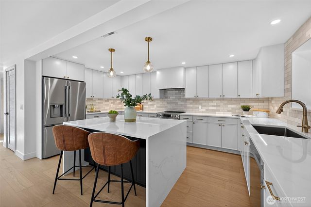 111 Point Fosdick Circle NW, Gig Harbor, WA 98335