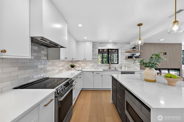 111 Point Fosdick Circle NW, Gig Harbor, WA 98335