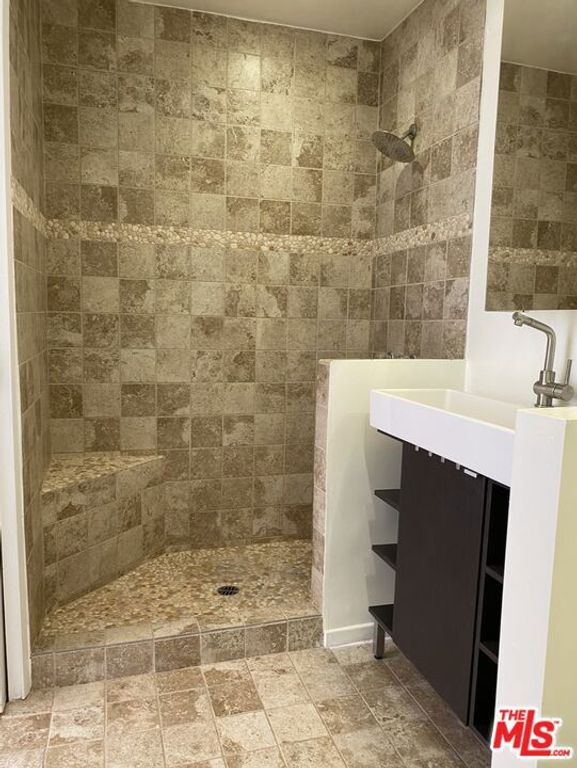Image 11 of property listing at 1628 N Formosa Avenue A, Los Angeles, CA 90046