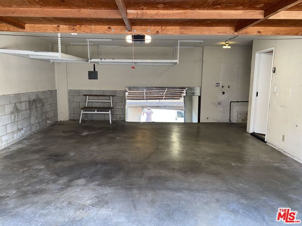 Image 13 of property listing at 1628 N Formosa Avenue A, Los Angeles, CA 90046