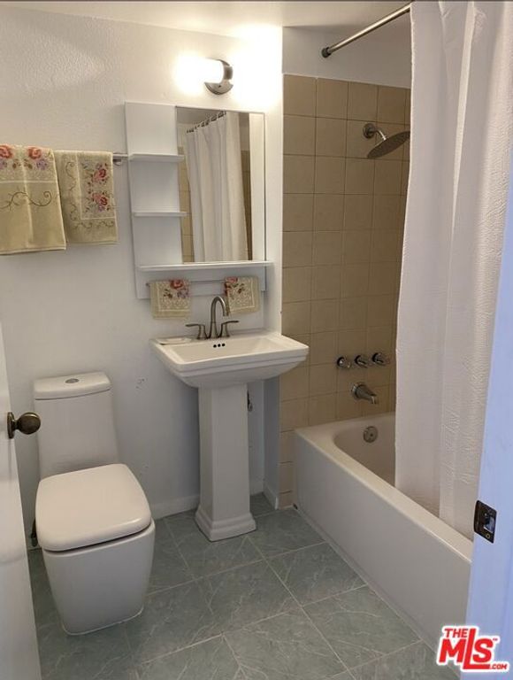 Image 9 of property listing at 1628 N Formosa Avenue A, Los Angeles, CA 90046