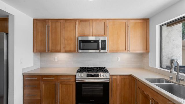 1508 Granite Hills Dr E, El Cajon, CA 92019