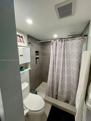 3450 Blue Lake Dr 107, Pompano Beach, FL 33064