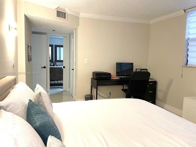 3450 Blue Lake Dr 107, Pompano Beach, FL 33064