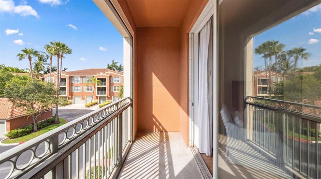 11740 St Andrews Place 304, Wellington, FL 33414
