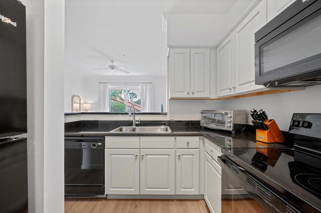 11740 St Andrews Place 304, Wellington, FL 33414