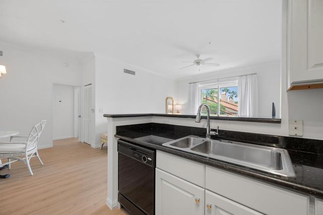 11740 St Andrews Place 304, Wellington, FL 33414