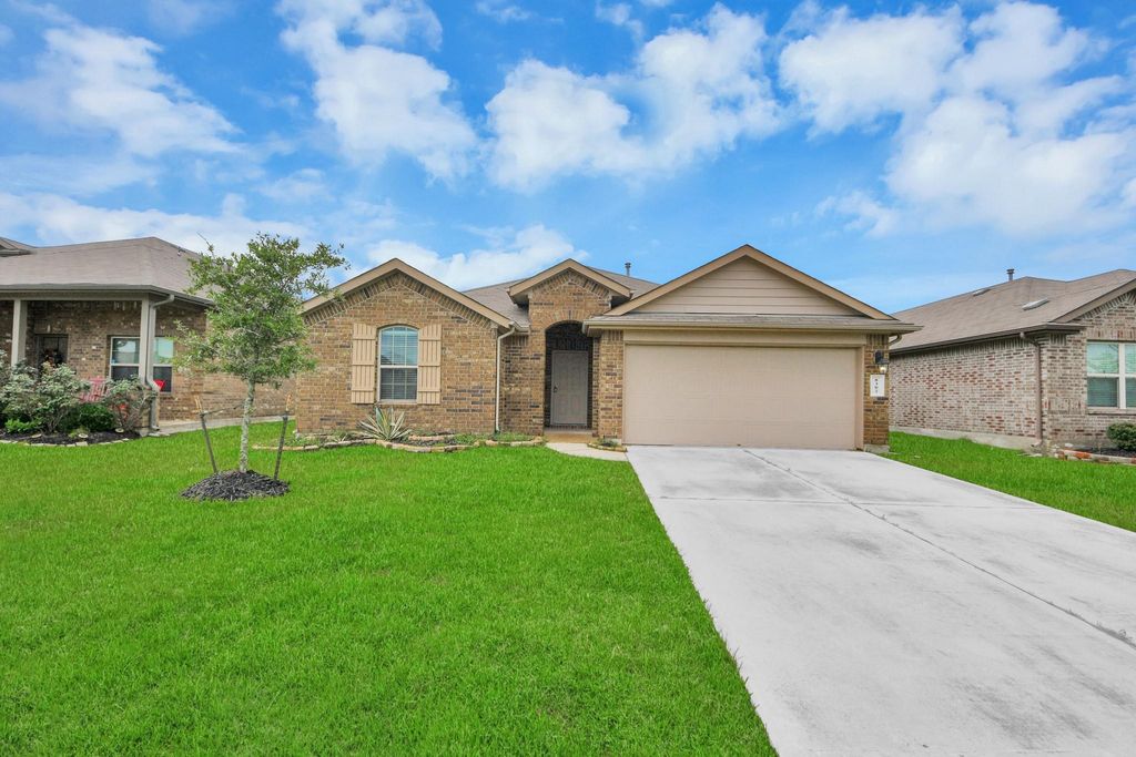 8302 Rose Petals Lane, Rosharon, TX 77583
