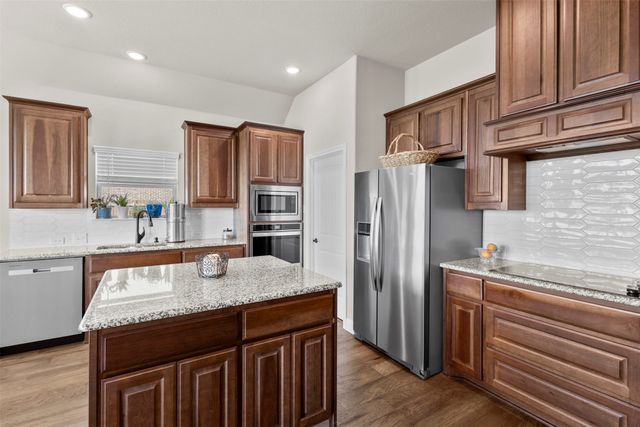 221 Prairie Dog Drive, Godley, TX 76044