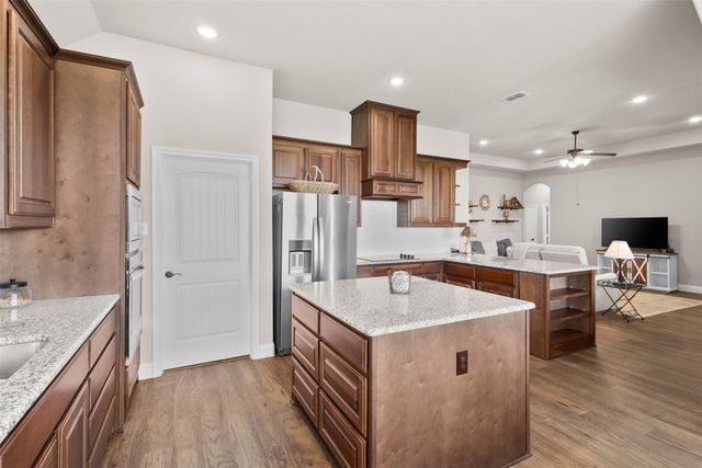 221 Prairie Dog Drive, Godley, TX 76044