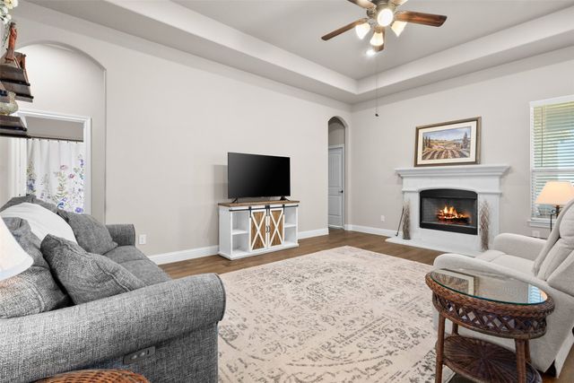 221 Prairie Dog Drive, Godley, TX 76044