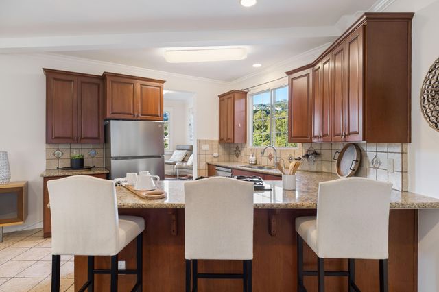 5668 Buena Vista Ave, Oakland, CA 94618