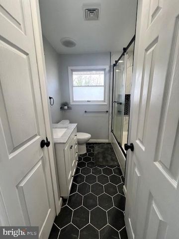 342 CRESSMONT AVE, Blackwood, NJ 08012