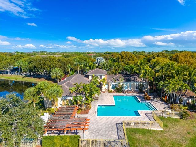2457 Centergate Dr 306, Miramar, FL 33025
