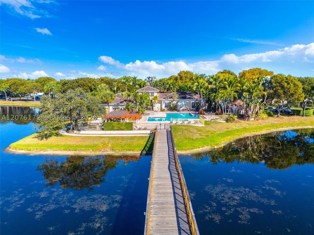 2457 Centergate Dr 306, Miramar, FL 33025