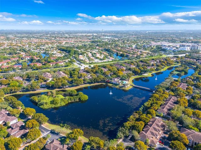 2457 Centergate Dr 306, Miramar, FL 33025