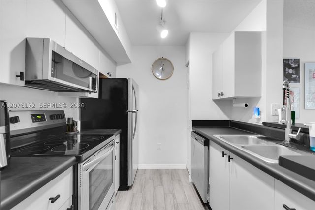 2457 Centergate Dr 306, Miramar, FL 33025