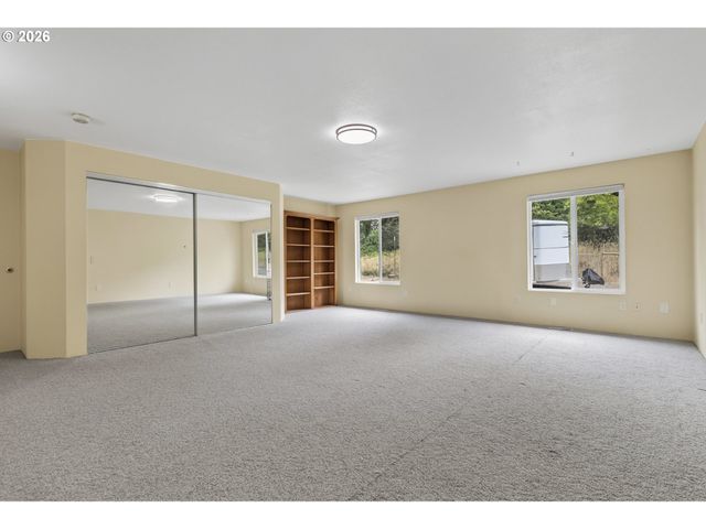 38325 SCRAVEL HILL Rd Ne, Albany, OR 97322
