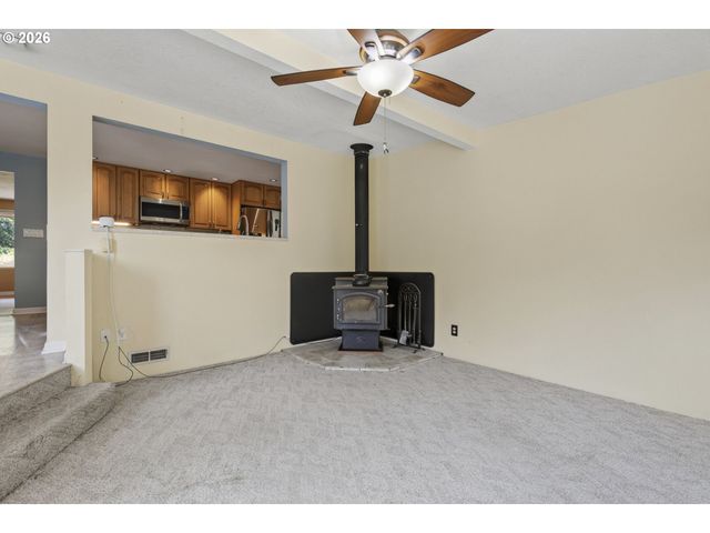 38325 SCRAVEL HILL Rd Ne, Albany, OR 97322