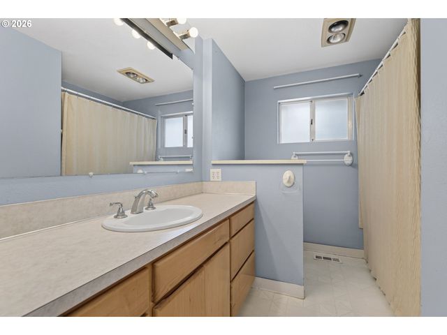 38325 SCRAVEL HILL Rd Ne, Albany, OR 97322
