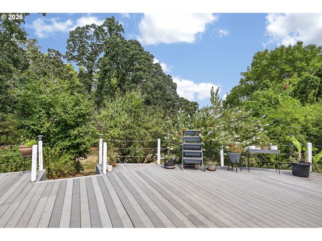 38325 SCRAVEL HILL Rd Ne, Albany, OR 97322