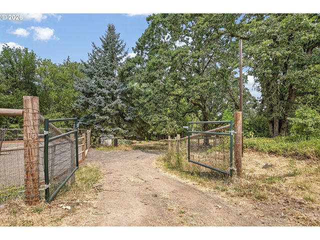 38325 SCRAVEL HILL Rd Ne, Albany, OR 97322