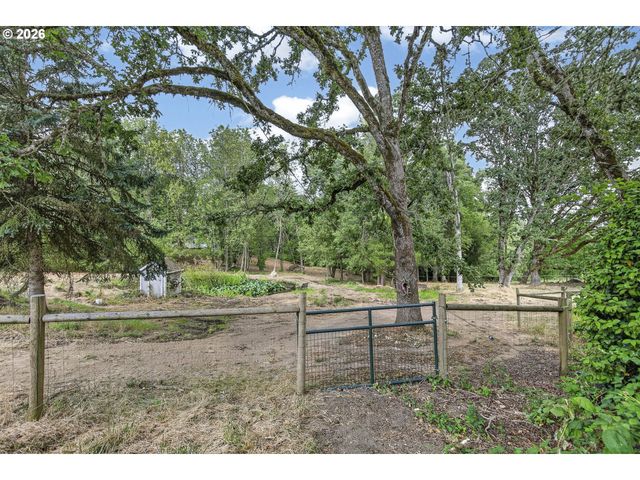 38325 SCRAVEL HILL Rd Ne, Albany, OR 97322
