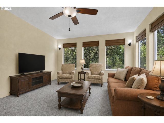 38325 SCRAVEL HILL Rd Ne, Albany, OR 97322