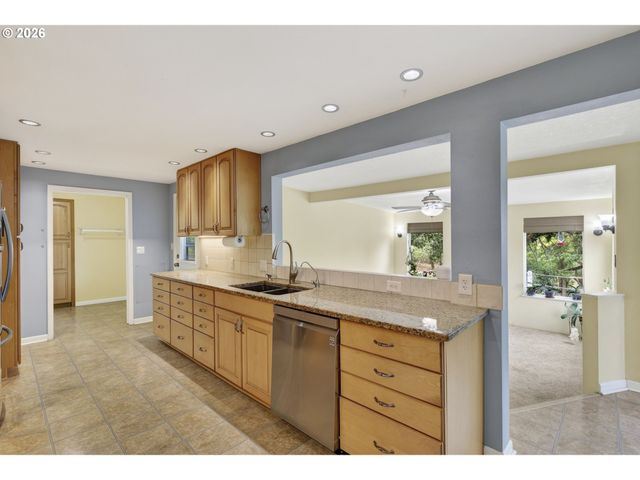 38325 SCRAVEL HILL Rd Ne, Albany, OR 97322