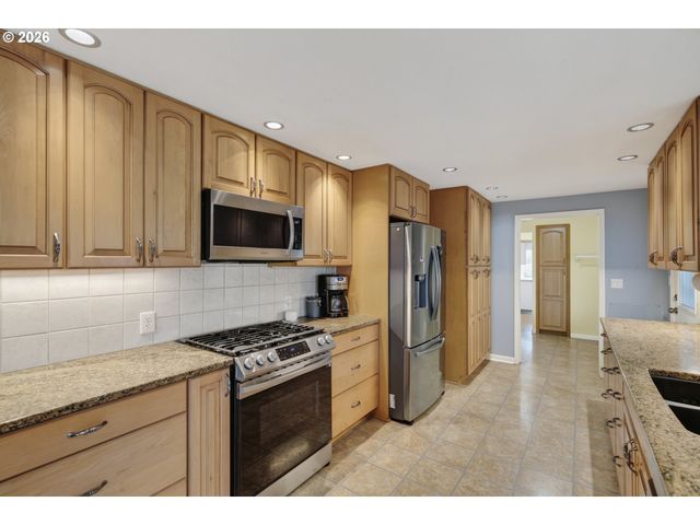 38325 SCRAVEL HILL Rd Ne, Albany, OR 97322