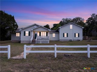 462 Flatrock Drive, Canyon Lake, TX 78133