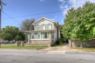 210 N Jefferson Street, Neosho, MO 64850