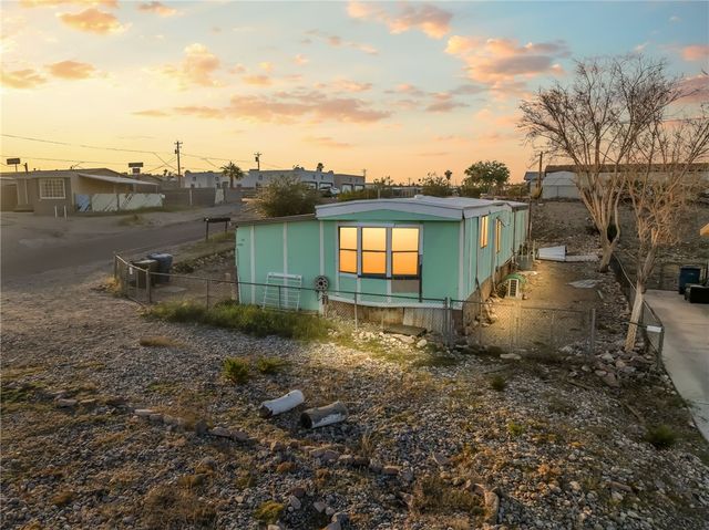 1368 Zircon Avenue, Bullhead City, AZ 86442