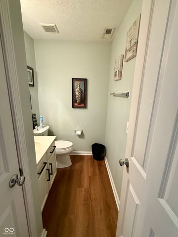8063 Loveridge Drive, Indianapolis, IN 46268