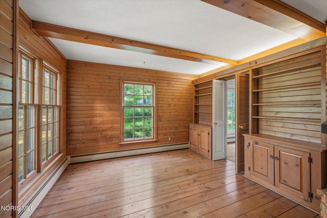 42 Back Bay Road, Bowling Green, OH 43402