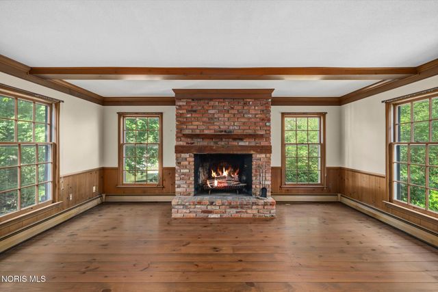 42 Back Bay Road, Bowling Green, OH 43402